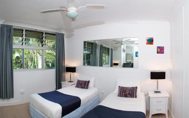 Poinciana 112 Bedrooms x3 Free Buggy