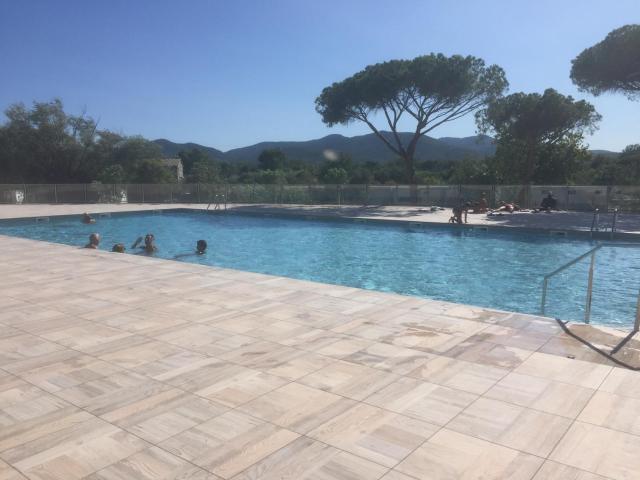 Appartement neuf moderne avec piscine