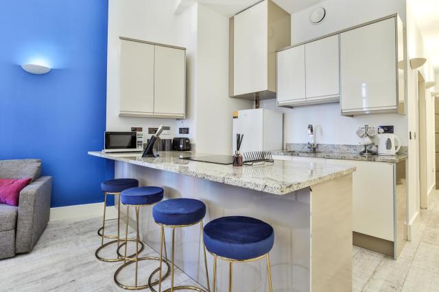 City Dreamz -NEW Stylish and Modern Flat