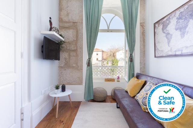 Host Wise - Charming Flat with Netflix - River View