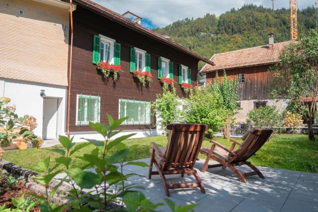 ALP APARTMENTS centre location with traditional design and self check-in