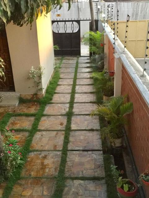 Jfour comfort zone hostel
