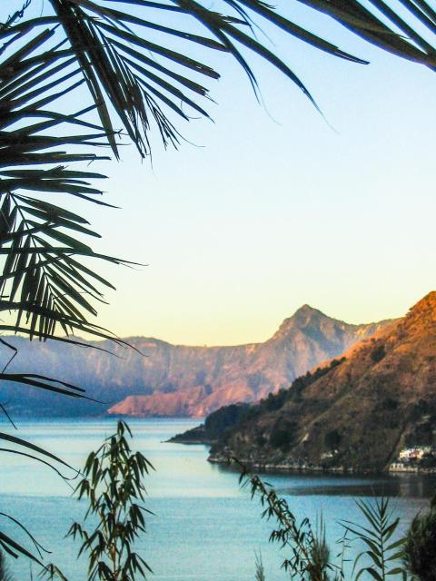 Lake Front Paradise-Nature where Mayan Culture Collide