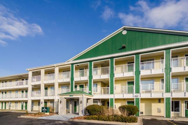 HomeTowne Studios by Red Roof Denver - Glendale/ Cherry Creek