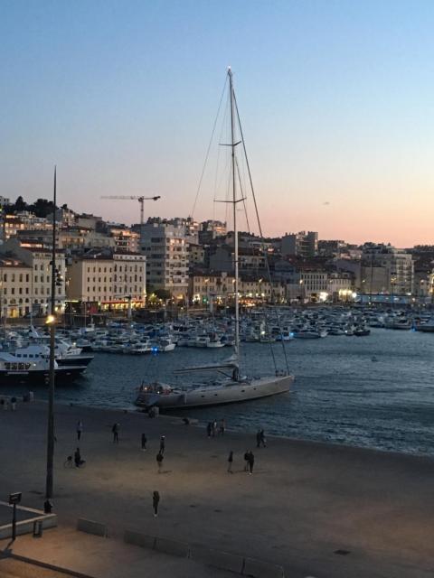 Vieux Port Clim Calme Vue Bonne Mere ou Eglise Appartements de Caractere