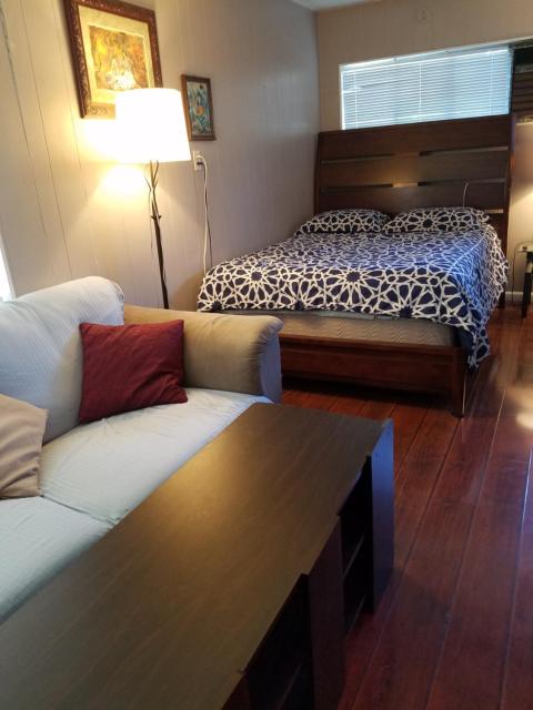 Woodland Hills BEST Priced Room