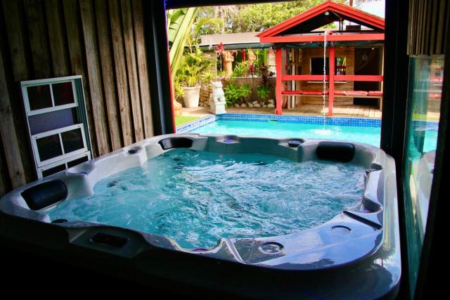 Hideaway Noosa Men Only Beach Resort