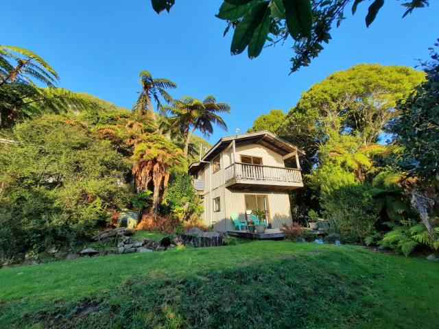 Te Nikau Retreat