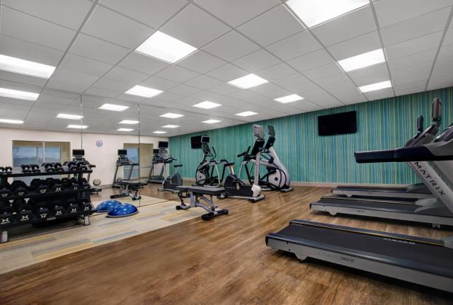 Holiday Inn Express & Suites - Milwaukee - Brookfield by IHG