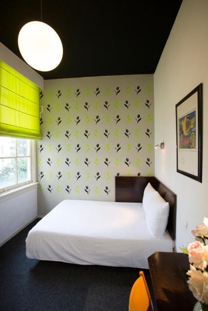 Quentin Golden Bear Hotel