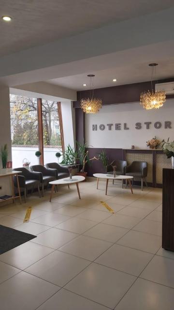 Hotel Story