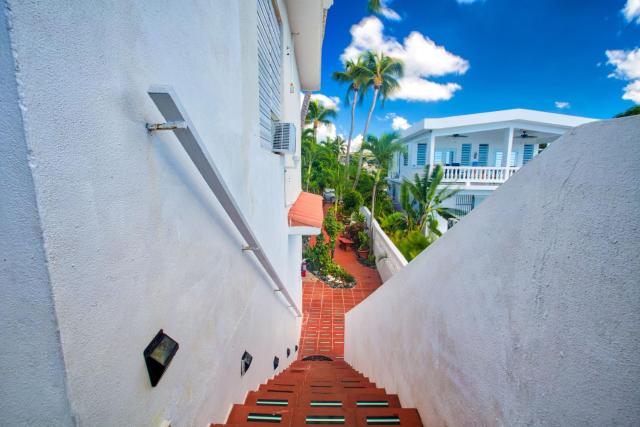 Coconut Palms Inn
