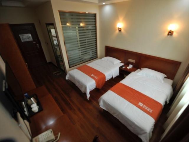 Shell Longnan Lixian Huancheng East Road Hotel
