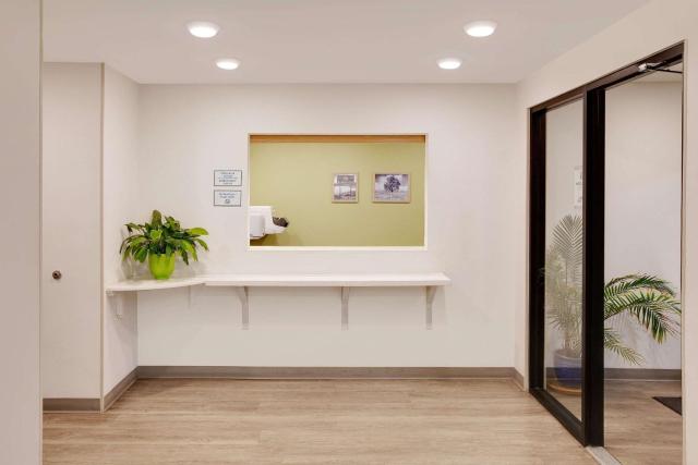WoodSpring Suites Bakersfield East