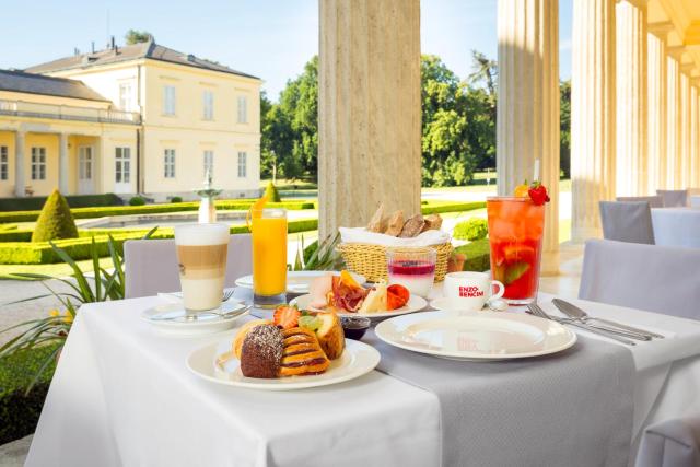 Kårolyi Kastély Hotel & Restaurant