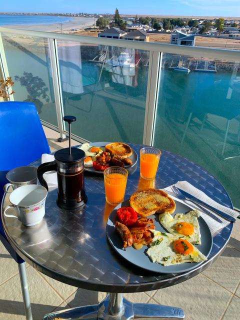 Wallaroo Marina Luxury Apartment