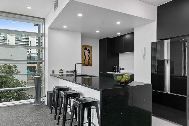 QV Stays Upscale Modern Viaduct Haven