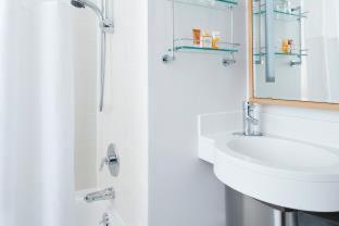 Club Quarters Hotel Rittenhouse Square, Philadelphia