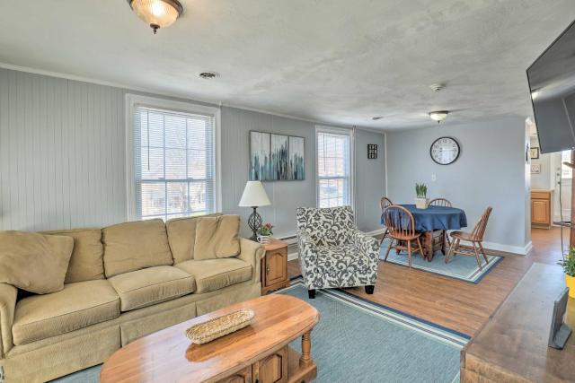 Downtown Canandaigua Apt: 1 Mi to Lake & Pier!