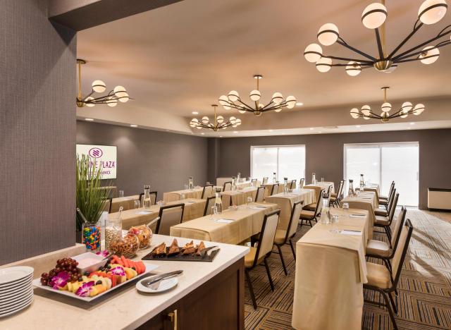 Crowne Plaza Providence-Warwick (Airport) by IHG