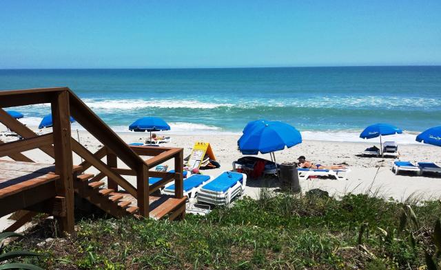 Radisson Suite Hotel Oceanfront