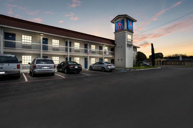 Motel 6-Dallas, TX - Market Center