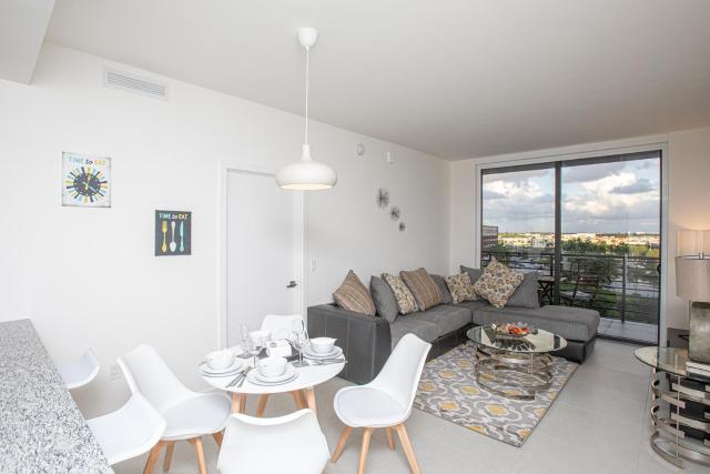 Luxury 2BD Apartment in Downtown Doral