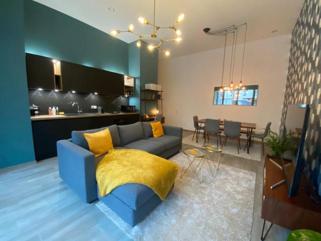 Bright and chic apartment in Lux City