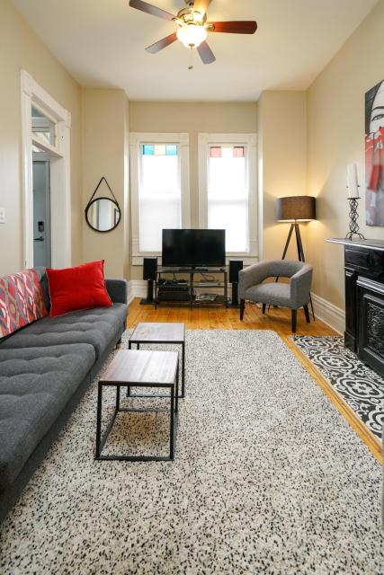 2360 Glenarm Place