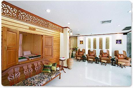 Wall Street Inn, Bangkok