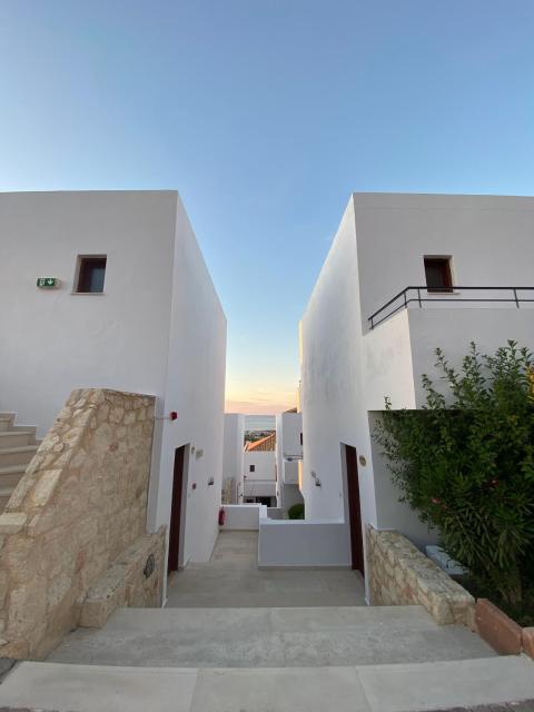 Amazones Village Suites