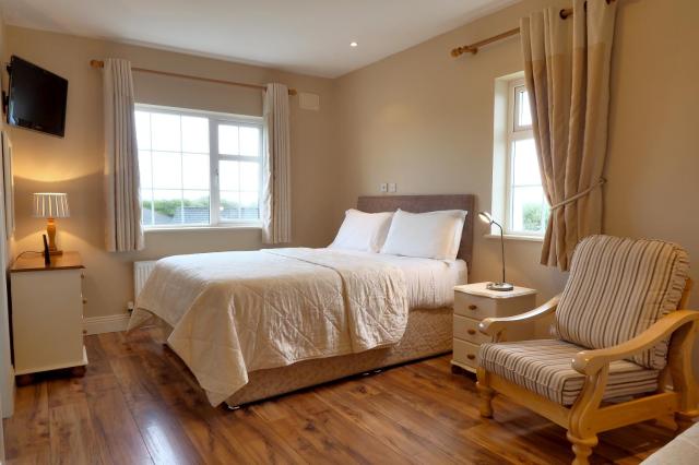 Hillcrest Luxury Apartment