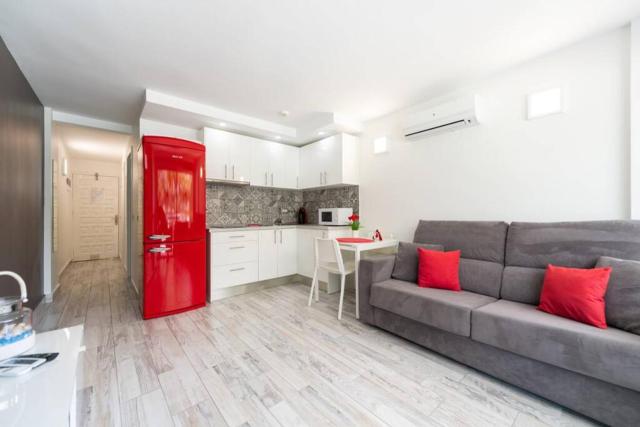 Luxury apt 1 MINUTE from the Beach of the Dunes