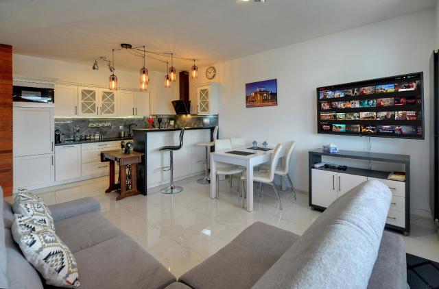 Lodz4rent - Premium Apartments 9,7 - MANUFAKTURA - Garaż - Ziemia Obiecana 2026