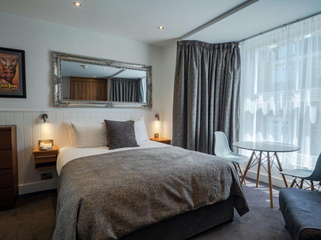 Carlton Hotel