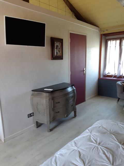 CHAMBRE DOUBLE AVEC PISCINE ET JACUZZI