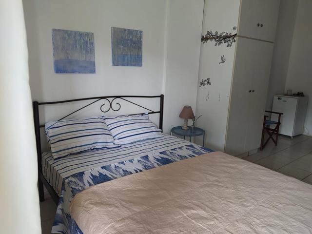 Eleni Karouti rooms for rent