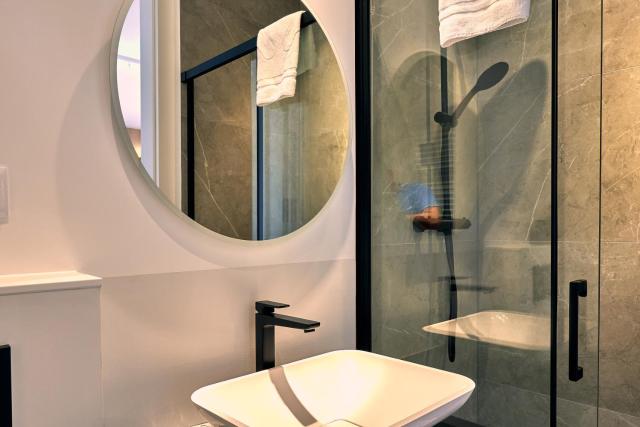 MENNICA RESIDENCE SUITE APARTMENTS