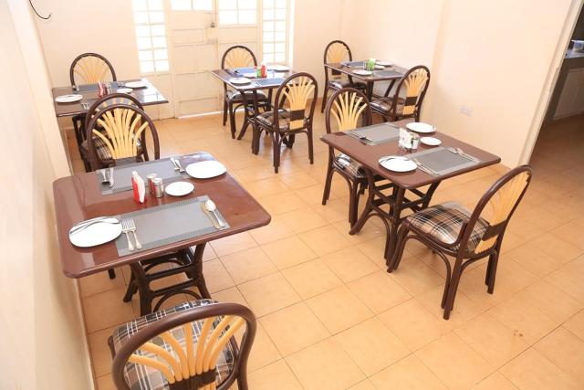 The 4 JS Bed and Breakfast Emali