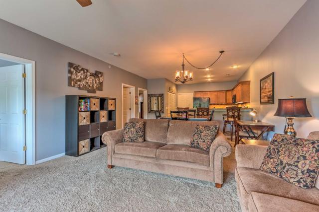 Lake & Poolside Fun! Water-View Camdenton Condo