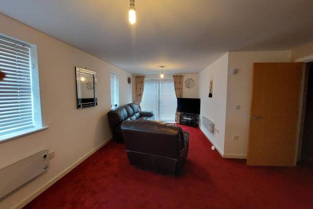 Immaculate 2 bedroom apartment at Newton Heath, along Oldham Road, Manchester