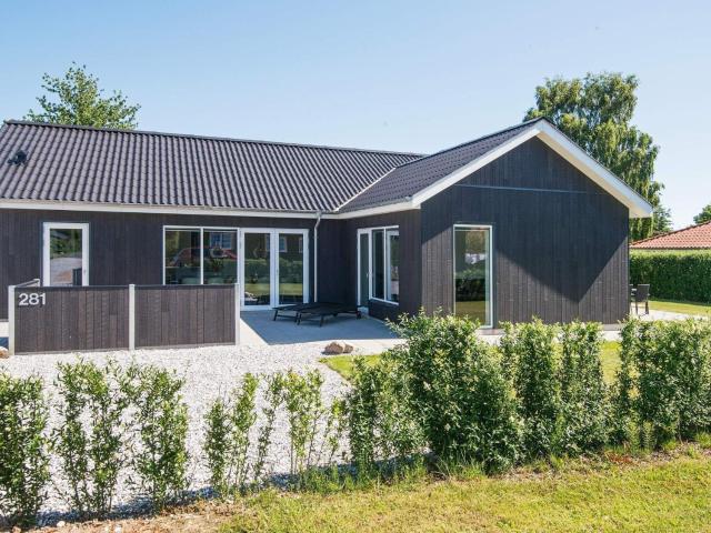 10 person holiday home in Juelsminde