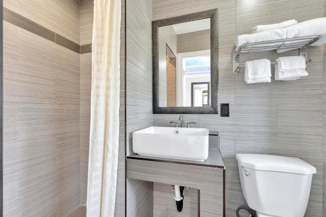 Mid City Inn