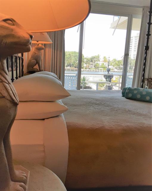 Manhattan Tower Apartment Hotel