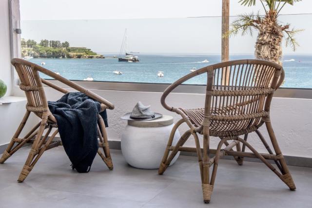 Laia Seafront Luxury Apartments