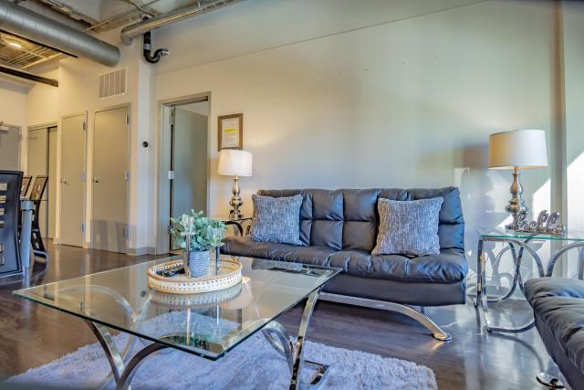 2 Bedroom Fully Furnished Apartment near Emory University Hospital Midtown
