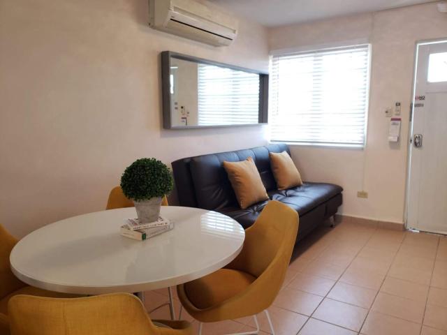 Private Jacuzzi Oasis with Mountain Views and FREE Parking