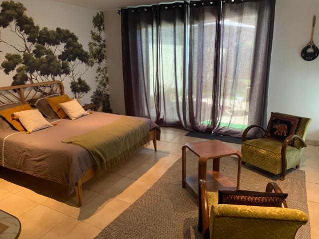 Chambre en Drôme Tropicale