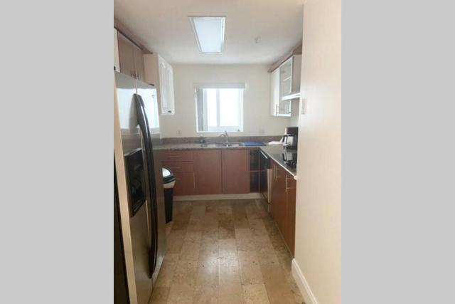 Comfortable 2 BR at Brickell , Free Parking