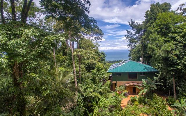 Casa Uvita: Rainforest & Ocean View Eco-Home